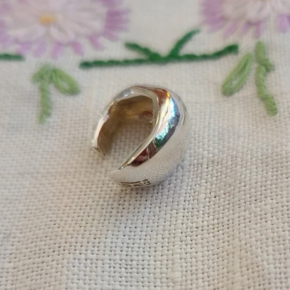 Hernan Herdez Chunky Ear Cuf - Picture 7 of 12